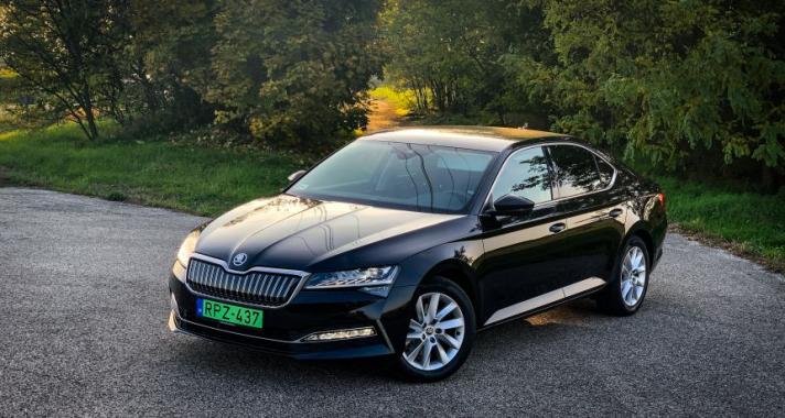 A környezetvédelmi miniszter – Skoda Superb iV Plug-in hybrid