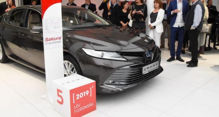 Az elmúlt tíz évben nem történt ilyen: Új Toyota szalon nyílt Budapesten